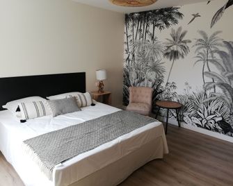 L'Angély - Niort - Chambre