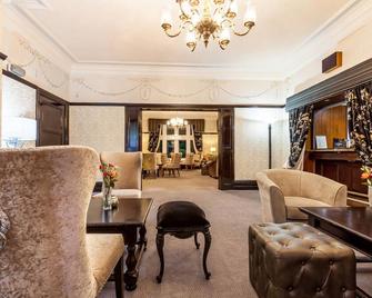 The Whitehall Hotel & Distillery - Darwen - Lounge