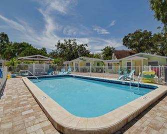 7B Newly Renovated Studio at Coastal Cottages - Safety Harbor - Pool