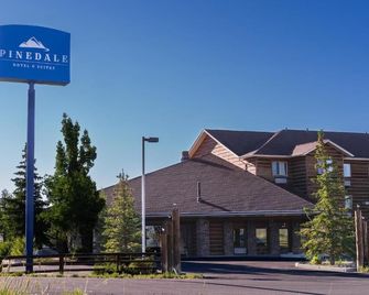 Pinedale Hotel & Suites - Pinedale - Building