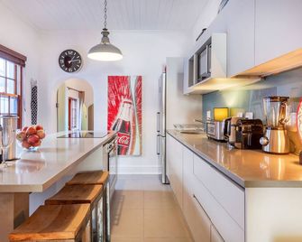Backup-Powered Art Deco Cottage in De Waterkant - Ciudad del Cabo - Cocina