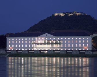 Hotel Altes Kloster - Hainburg an der Donau - Edificio