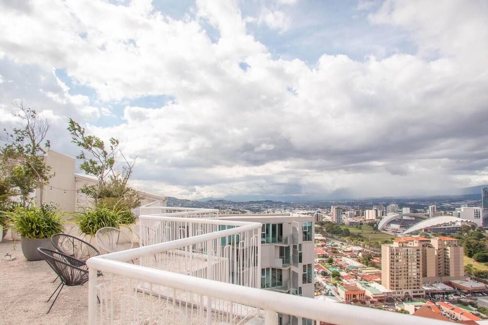 Secrt Sabana 1br · Workspace + Wifi · Parking · Apt 1508 - San José