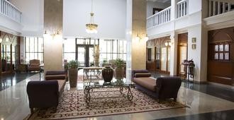 Atyrau Dastan Hotel - Atyrau - Lobby