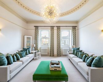 17 Market Place And The Vault - Southwold - Obývací pokoj