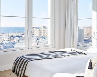 The Rockaway Hotel - Queens