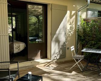Les Gîtes Nature en Luberon - LE Patio 2 - Céreste - Patio