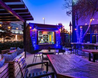 شيراتون أوكلاهوما سيتي داونتاون هوتل - أوكلاهوما سيتى - مطعم