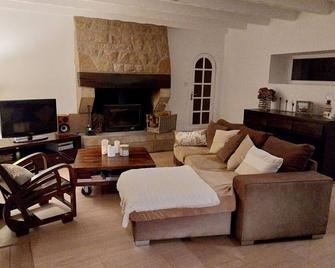 Country house with SPA, quiet, 20 minutes from the sea, Centre Finistère - Châteaulin - Sala de estar