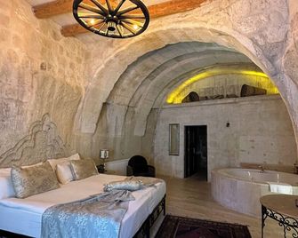 Ortahisar Cave Hotel - אורגופ - חדר שינה