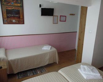Hostal La Lluna - Arenys de Mar - Habitación