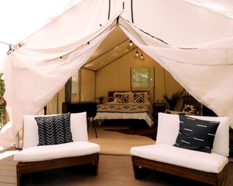 Equipped Glamping Tent with Modern Interior in Shippenville, Pennsylvania - Shippenville