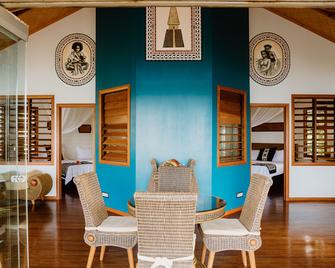 La Dolce Vita Holiday Villas - Savusavu - Salónek