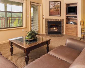 Angels Camp Resort 2br Apartment - Angels Camp - Living room