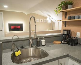 Modern Private Unit - Mins away from Everything in Pasadena! - Pasadena - Cucina