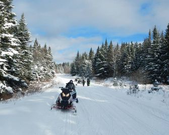 Private Timberframe Rustic Retreat in Pittsburg, NH - Pittsburg - Servicio de la propiedad