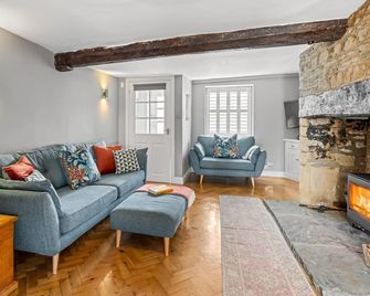 27 Horsefair - Malmesbury - Living room