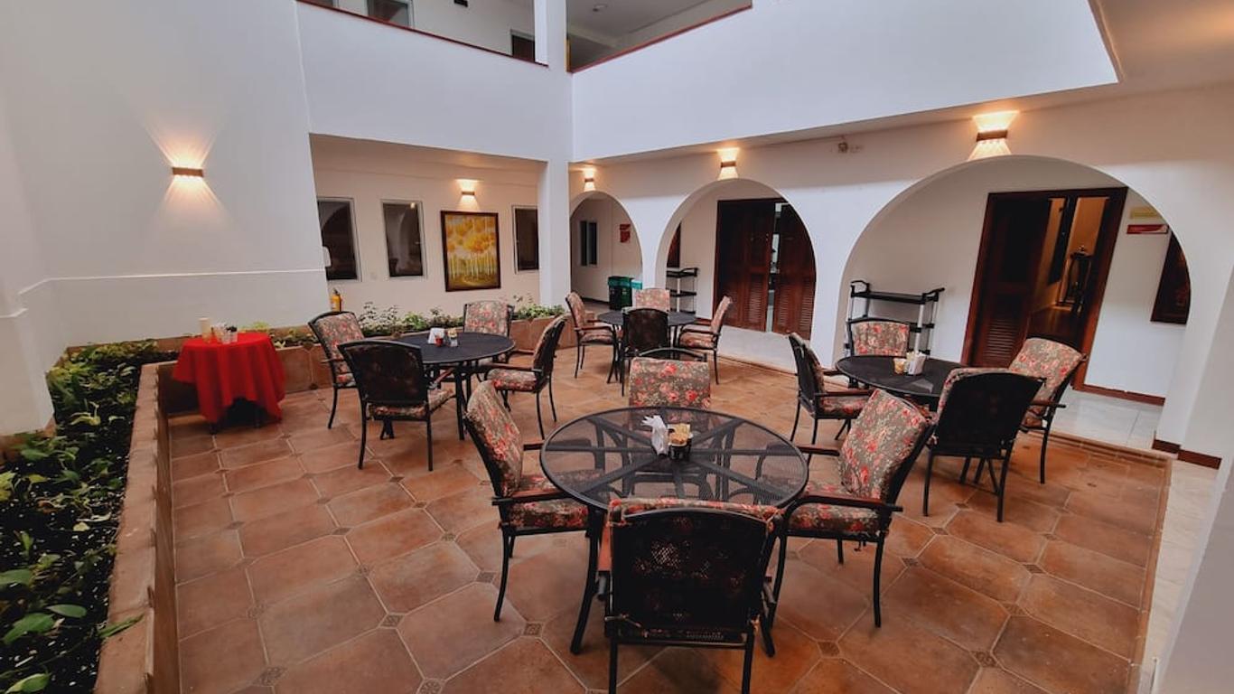 Hotel Karlo