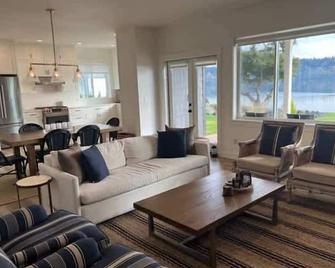 Elegant Pnw Waterfront Beach House With Pickleball - Poulsbo - Sala de estar