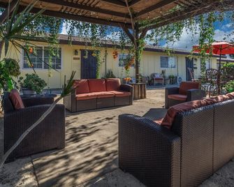 Giraffe House - Chula Vista - Patio