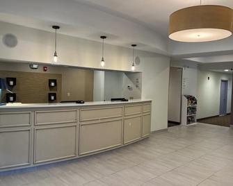 Tapa Hotel, Inn & Suites - Mahwah - Recepce
