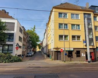 RüStudio - apartment/apartment, bath, WC - Essen - Building