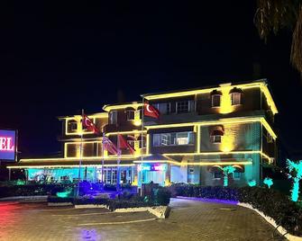 Ofuro World Hotel Spa - Esmirna - Edificio