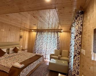 Brown Palace - Pahalgam