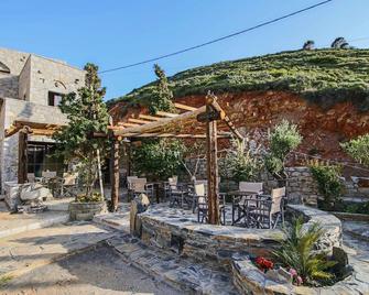 Psamathous Guesthouse - Porto Kagio - Patio