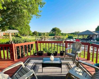 Shaded Oaks Suite Luxury Stay by the Golf Course - Temple