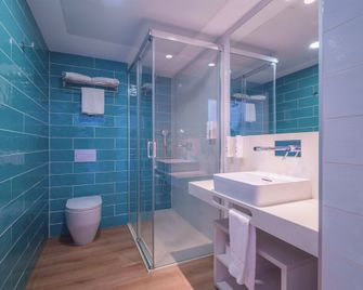 Spirit Hotel Benalmadena Beach - בנאלמדנה - חדר רחצה