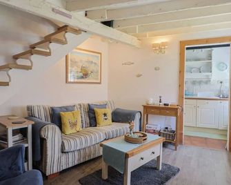 Cleve Cottage - Lyme Regis - Living room