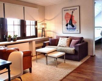 The Hidden Home, Apartment 3 with air conditioning - Speyer - Living room