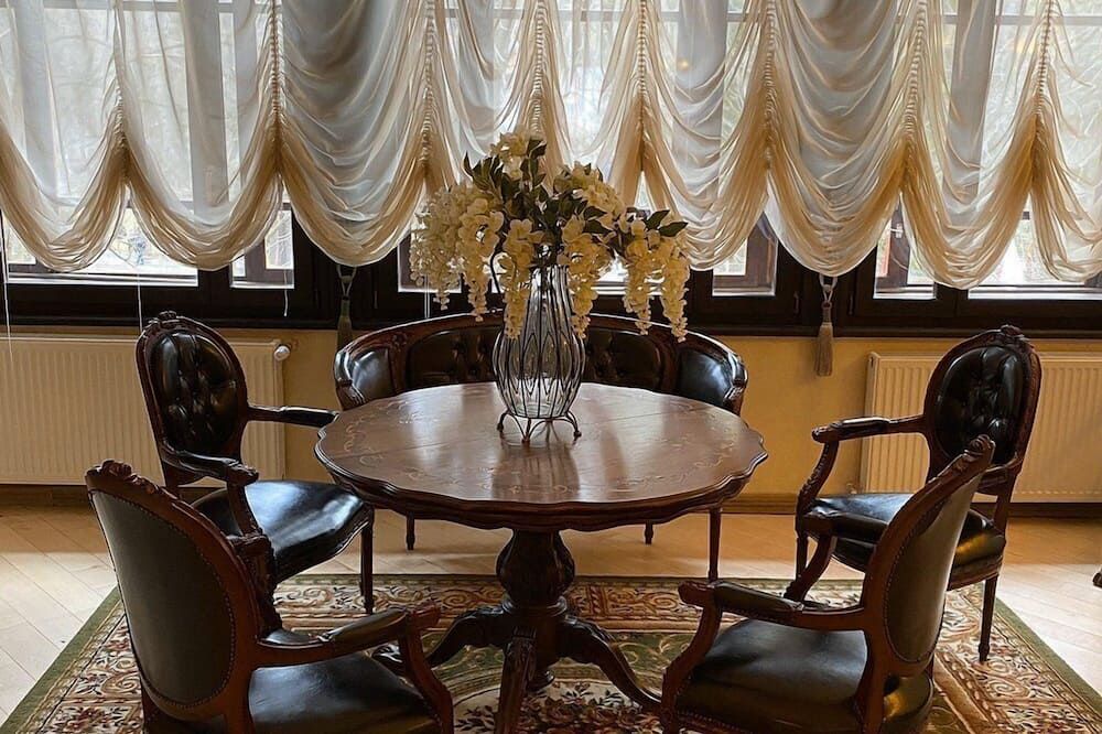 Hotel Regal 1880 - Boutique Hotel in Parcul Central Sinaia - Sinaia - Essbereich