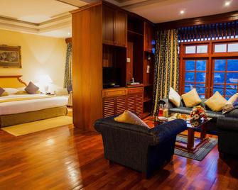 Mahaweli Reach Hotel - Kandy - Sala de estar