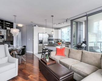 Luxury Coal Harbour 2 bed 2 bath w/ Stunning Views - Vancouver - Living room