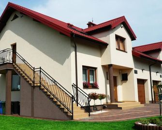 Villa Pati - Rewa - Budynek