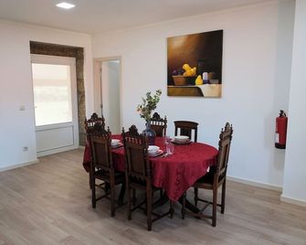 Aldeia da Quinta do Paço- Casa das Visitas - Santo Tirso - Eetruimte