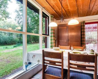 Kinderfreundliches Ferienhaus mit Garten - Rheezerveen - Comedor