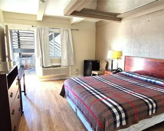 Saratoga Motel By Capital O Near Midway Airport Chicago Il - Chicago - Chambre