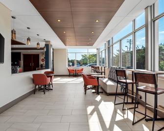 Holiday Inn Express & Suites Detroit Northwest - Livonia By IHG - Livonia - Restaurant