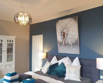 Apartmenthaus am See - Seeblick Suite - Nähe Motorsportarena - Oschersleben