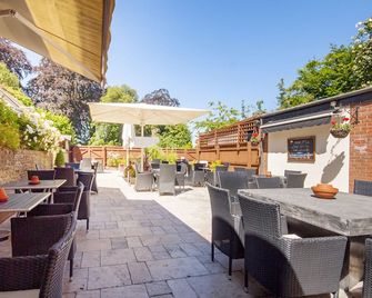 The Highworth Hotel - Swindon - Patio