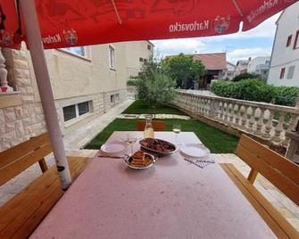 Apartments Budi - Vodice - Patio