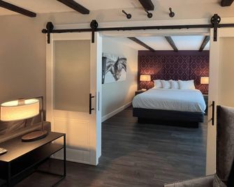 The Century House Latham - North Albany, an Ascend Collection Hotel - Latham - Slaapkamer