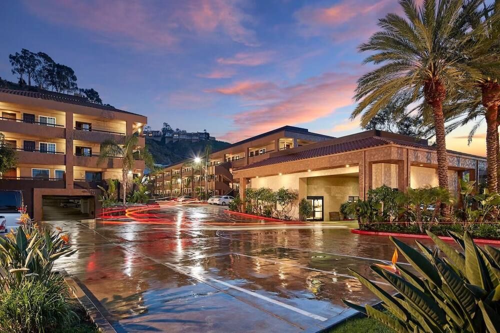 San Diego Retreat: Cozy Room by SeaWorld with Pool | 4 Family Rooms - San Diego - Edificio