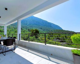 Villa Vivace with pool - Brela - Balcón