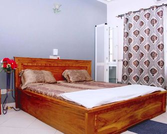 Nora Hotel - Cotonou - Slaapkamer