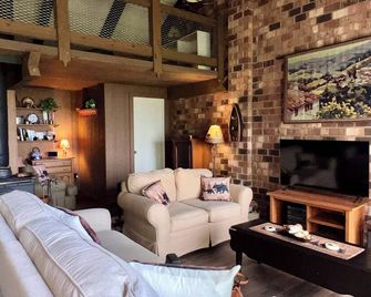 Wonderful view 2/2 villa. A block away from the Blue Ridge Parkway. 2 balconies! - Mount Airy - Living room