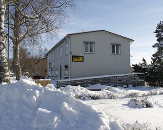 Hotell Zlafen Bed and Breakfast - Karlskoga - Edificio